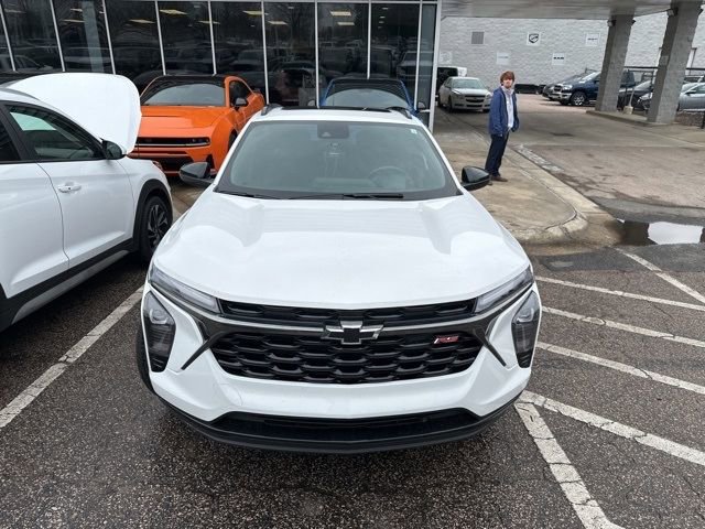 Used 2024 Chevrolet Trax RS w/ Sunroof Package image 34