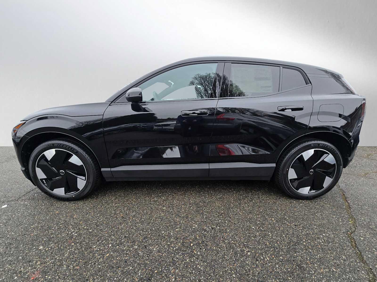New 2026 Volvo EX30 Plus w/ Protection Package Premier AWD/4WD image 6