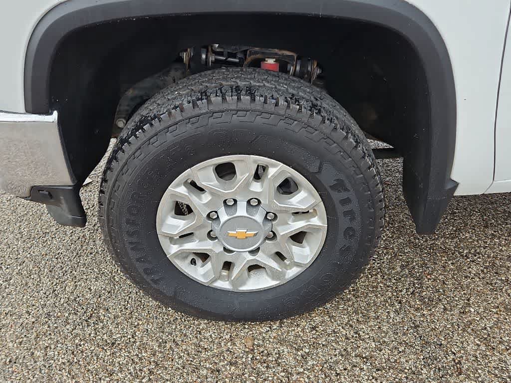 Used 2023 Chevrolet Silverado 2500 LT AWD/4WD image 12