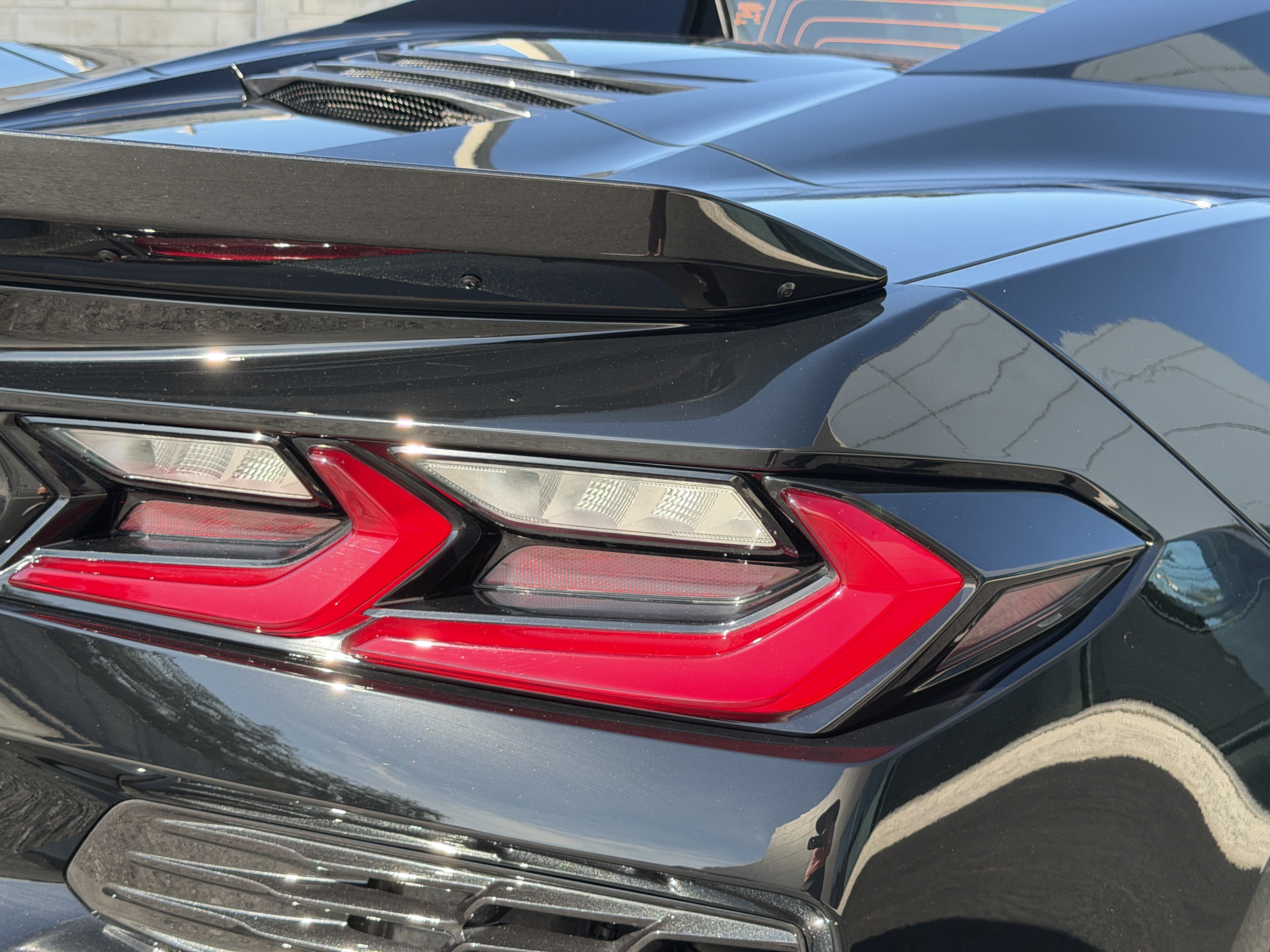 Used 2025 Chevrolet Corvette Z06 RWD image 14