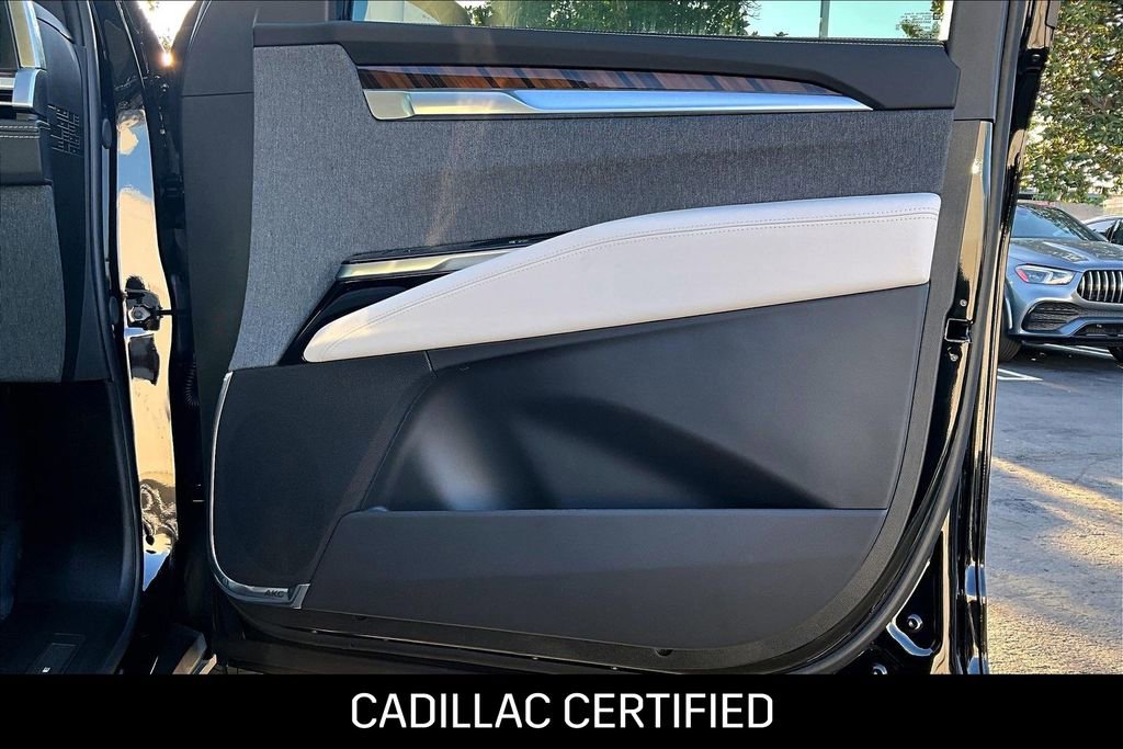Used 2026 Cadillac Escalade Platinum Sport w/ LPO, ONYX Package image 21
