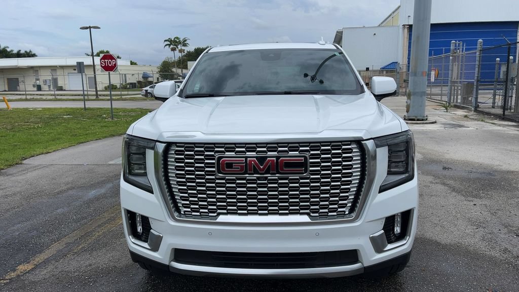 Used 2024 GMC Yukon XL Denali AWD/4WD image 2