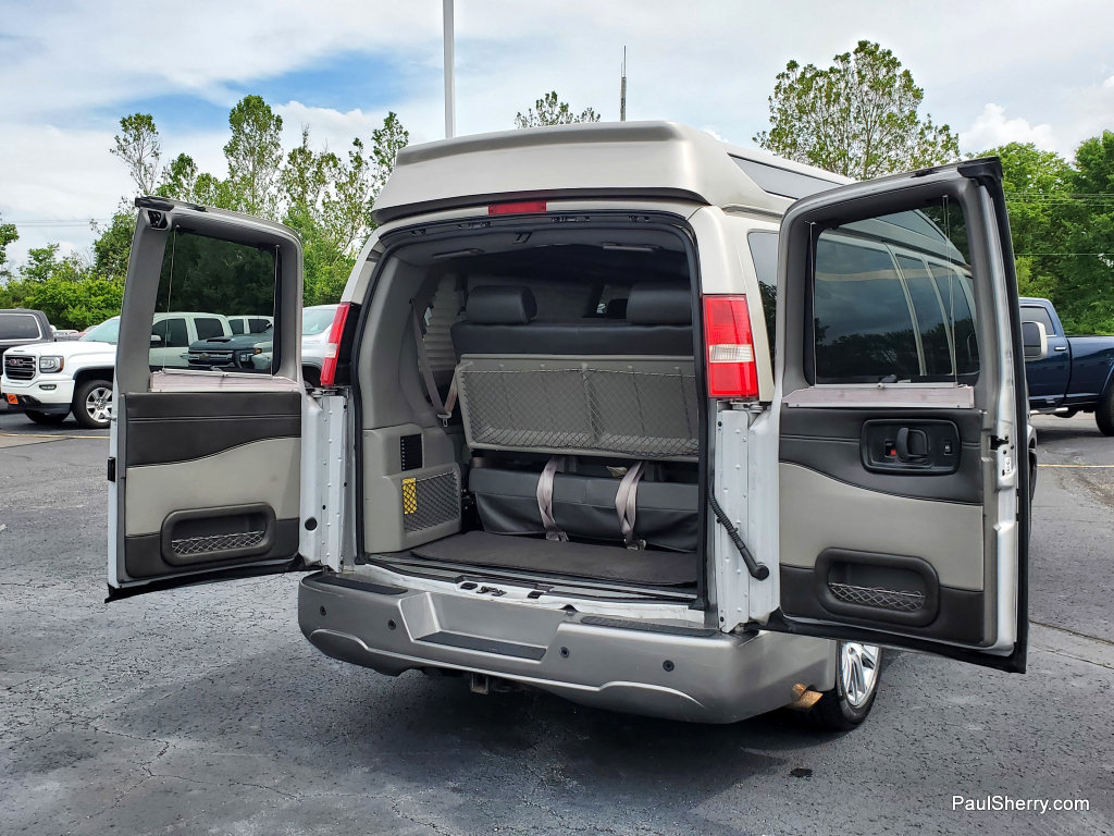 Used 2020 GMC Savana 2500 Extended w/ Enhanced Convenience Package RWD image 18