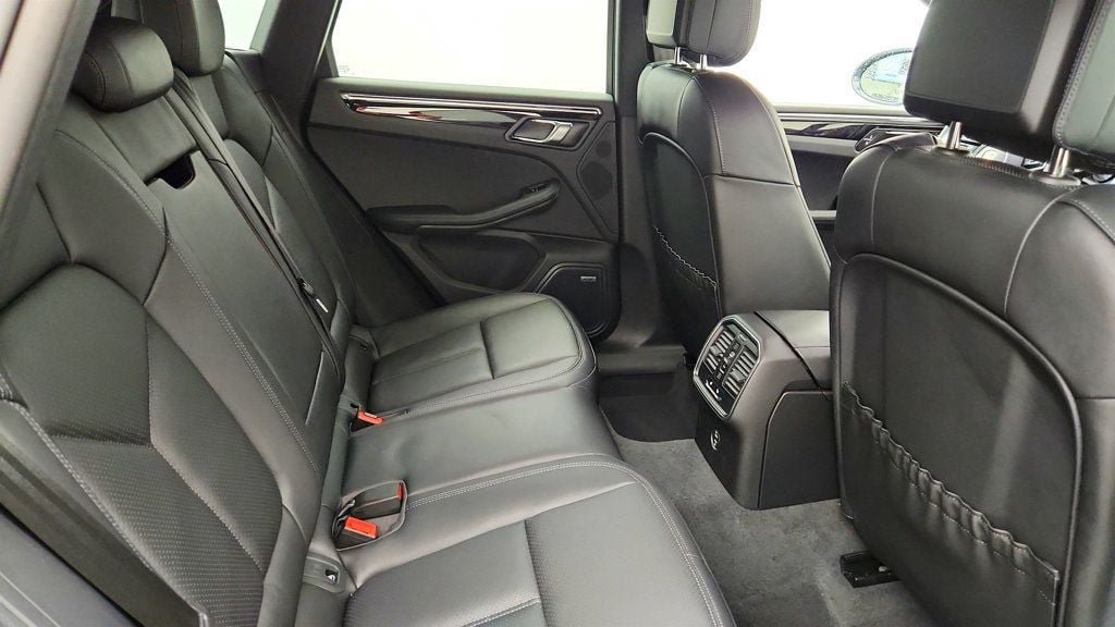 Used 2024 Porsche Macan S w/ Premium Plus Package AWD/4WD image 23