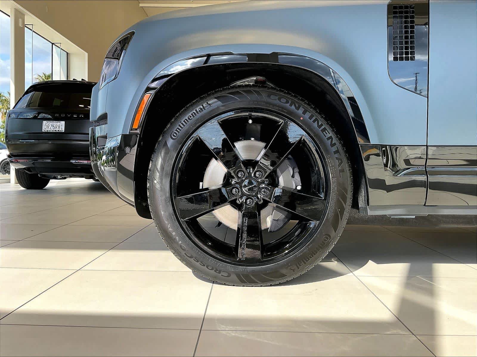 New 2026 Land Rover Defender 110 X-Dynamic SE AWD/4WD image 14