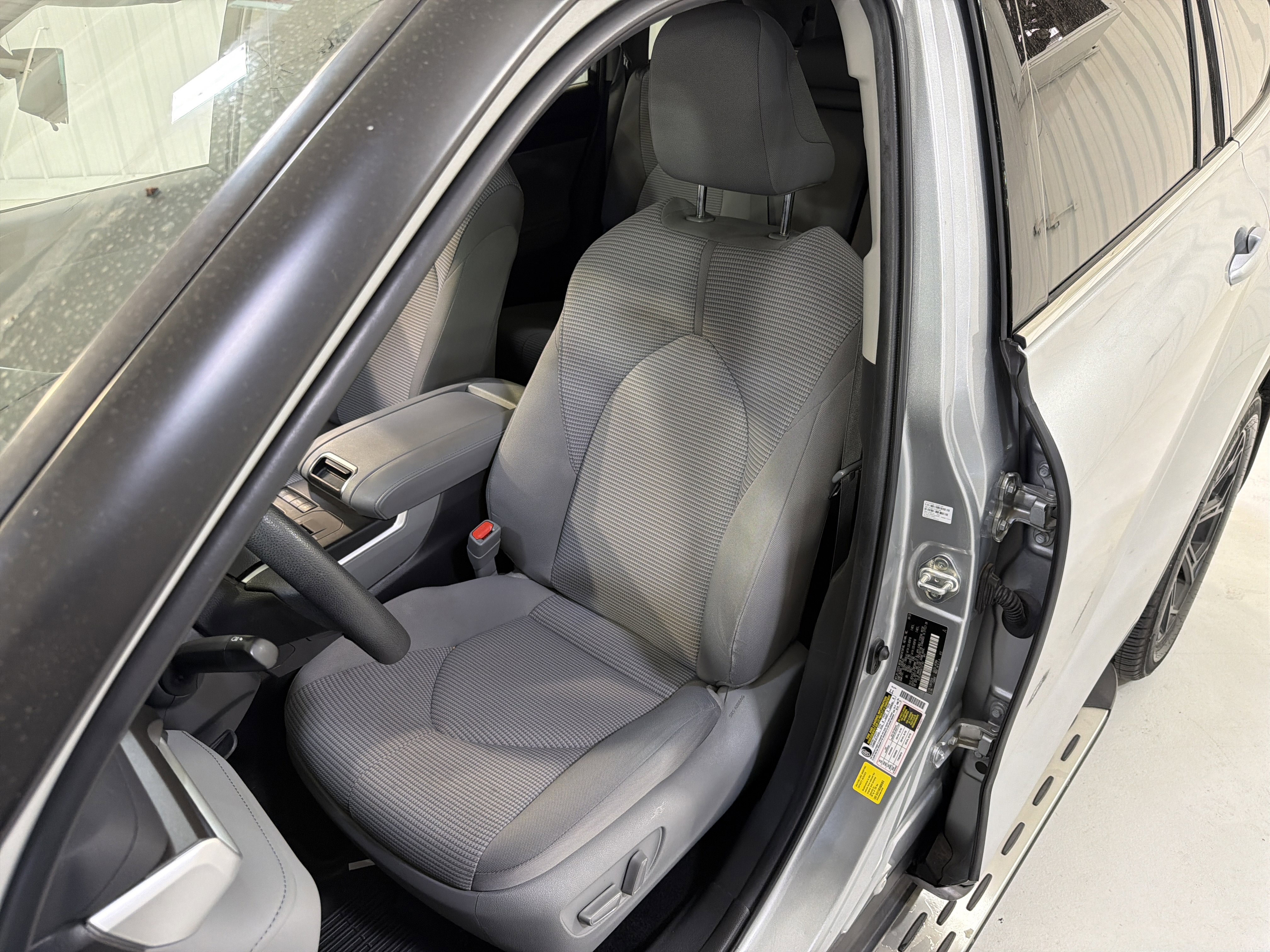 Used 2022 Toyota Highlander L FWD image 10