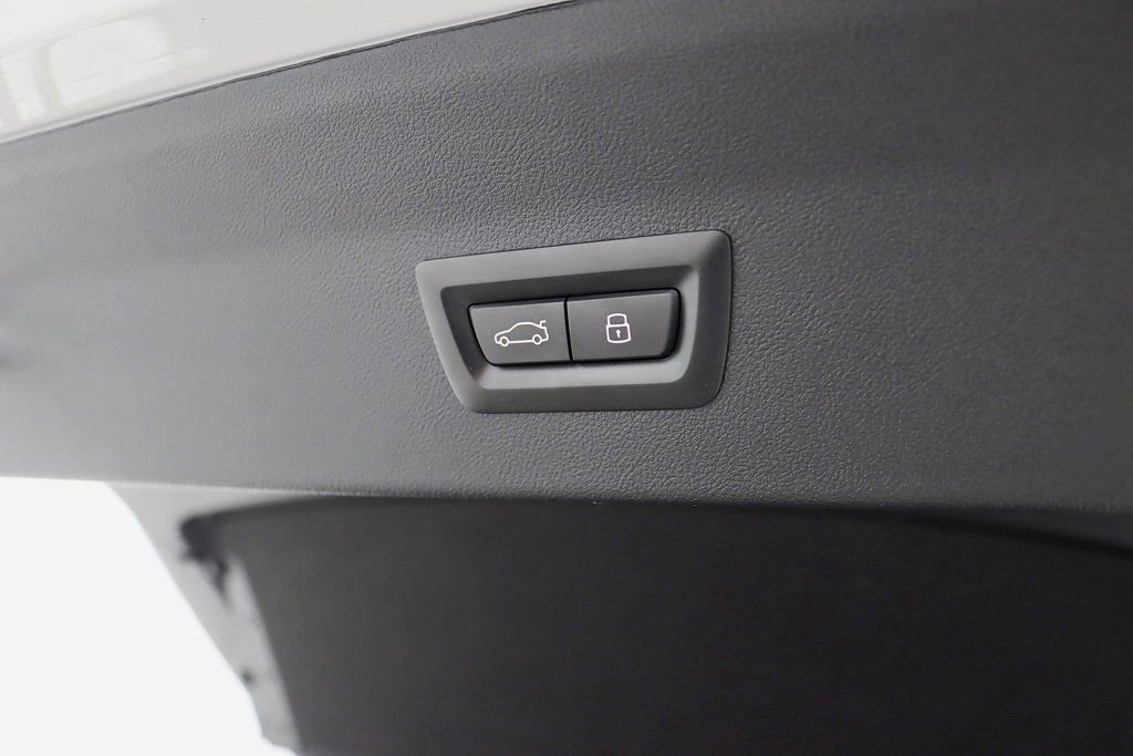 Used 2024 BMW X4 M40i w/ Premium Package image 39