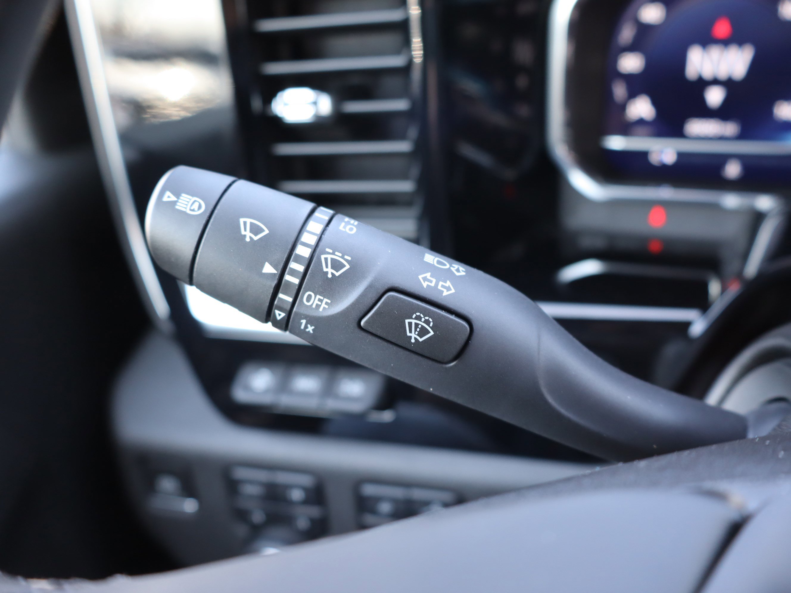 Used 2024 Chevrolet Silverado 2500 High Country w/ High Country Premium Package image 28