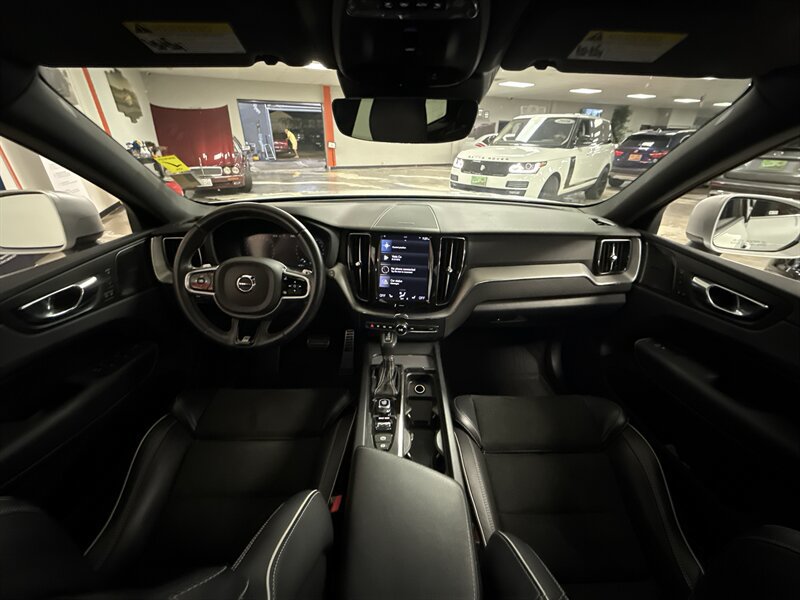 Used 2019 Volvo XC60 T5 R-Design w/ Protection Package Premier FWD image 22