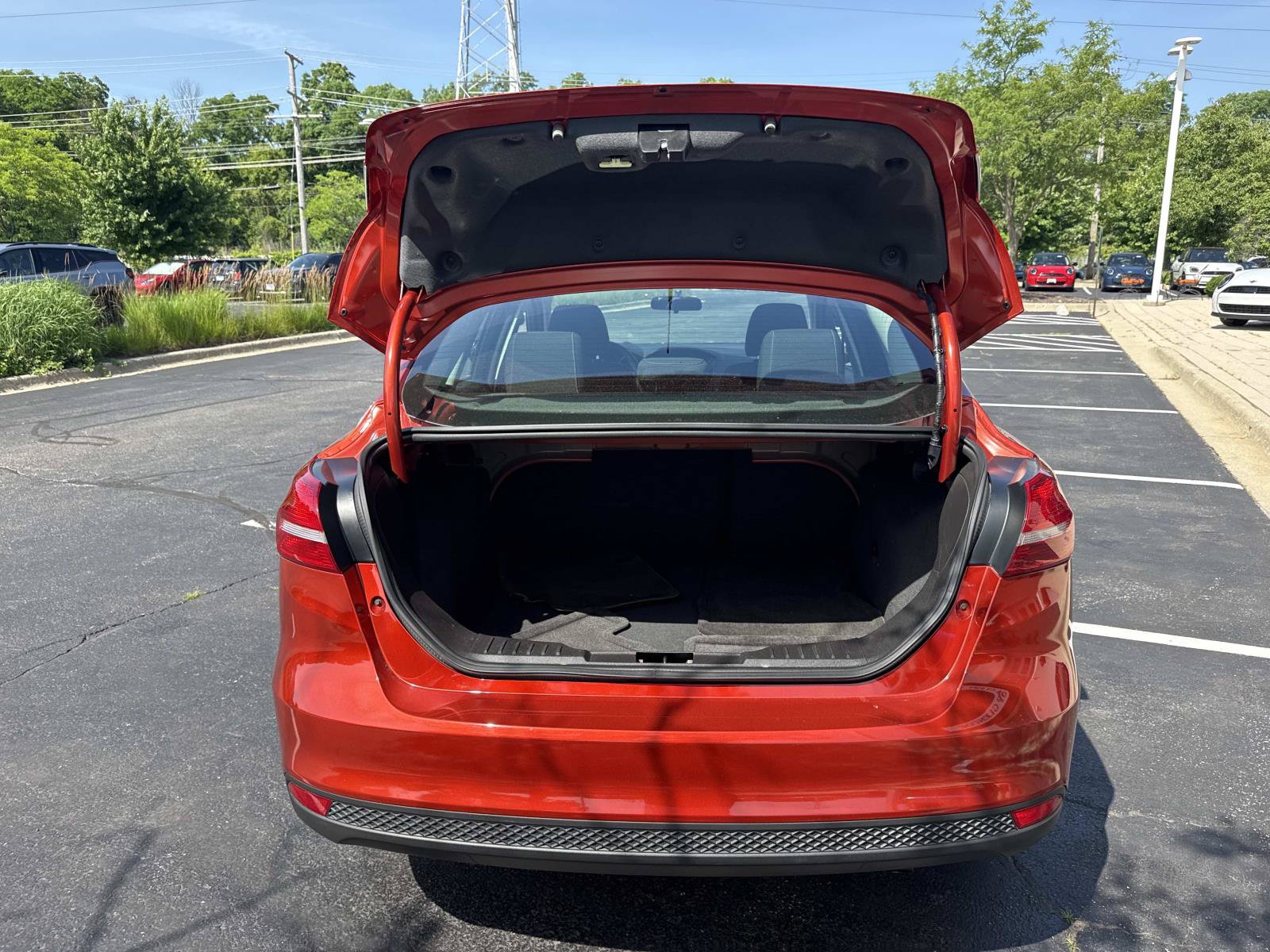Used 2018 Ford Focus SE FWD image 9