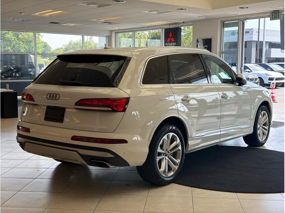 Used 2025 Audi Q7 3.0T Premium Plus AWD/4WD image 5
