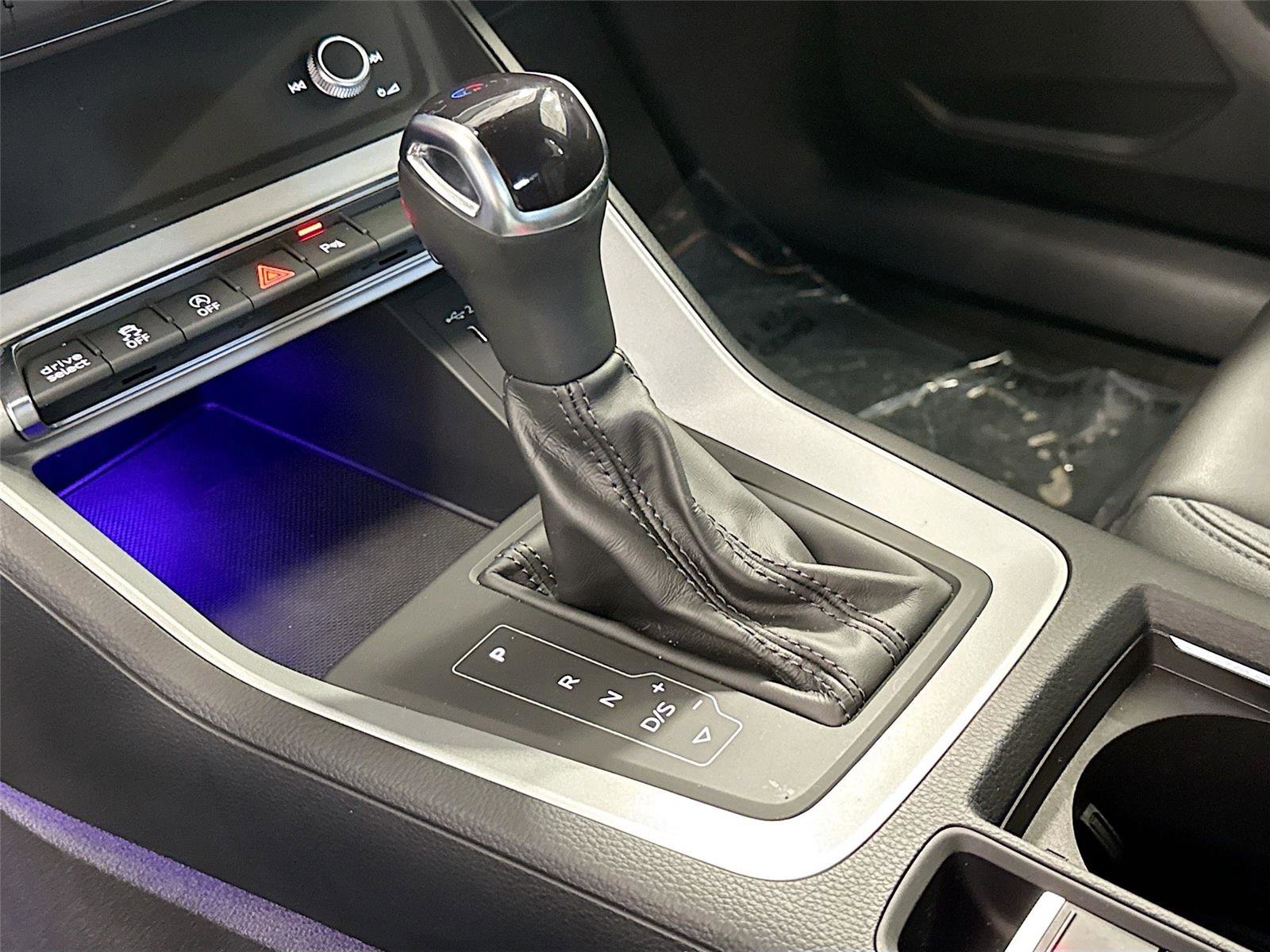 Certified 2022 Audi Q3 2.0T Premium Plus w/ Premium Plus Package AWD/4WD image 16