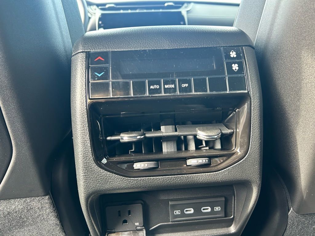 New 2026 Jeep Grand Cherokee L 4WD image 27