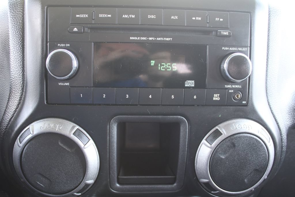 Used 2013 Jeep Wrangler Sport AWD/4WD image 30