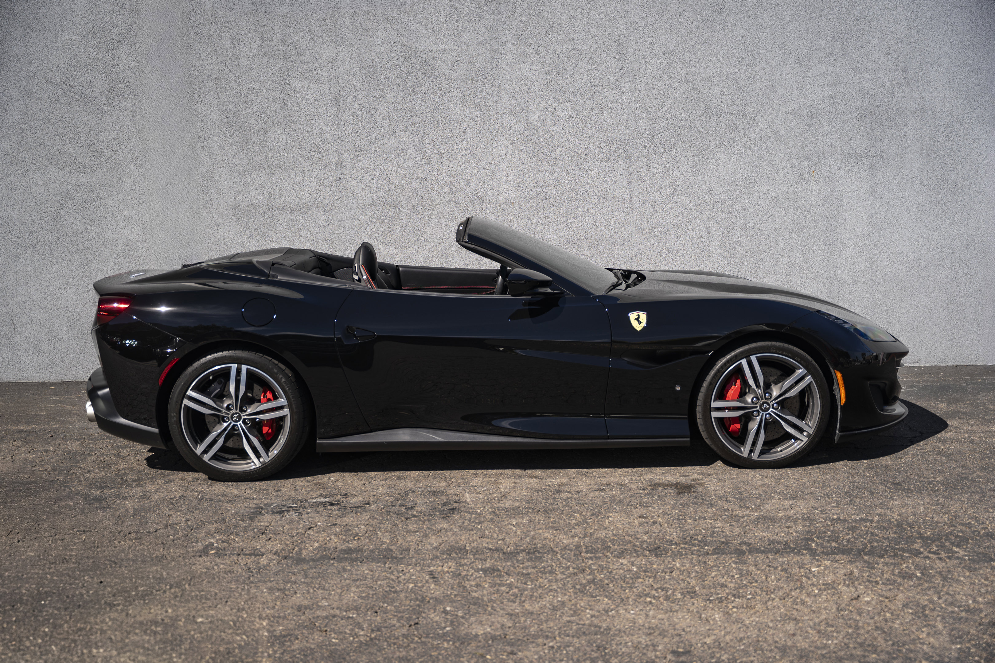 Certified 2019 Ferrari Portofino image 6