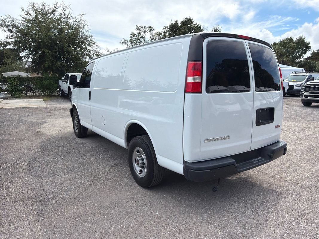 Used 2023 GMC Savana 3500 w/ Driver Convenience Package RWD image 3