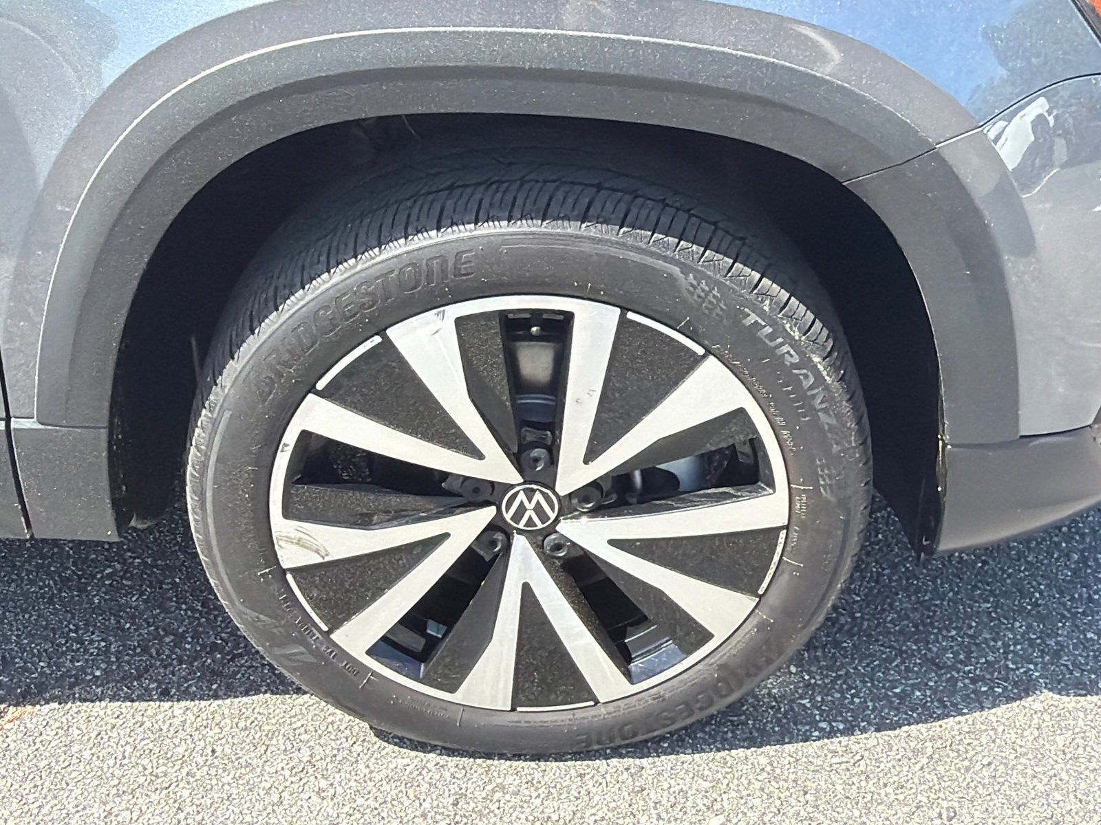 Used 2022 Volkswagen Taos SE w/ Panoramic Sunroof Package image 12