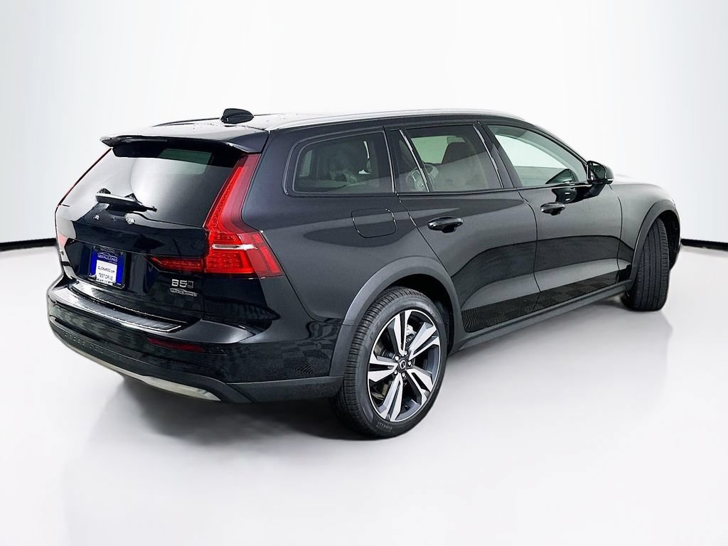 Used 2026 Volvo V60 B5 Cross Country Plus w/ Protection Package Premier AWD/4WD image 7
