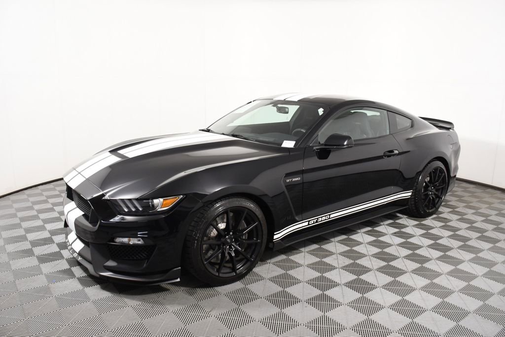 Used 2018 Ford Mustang Shelby GT350 w/ Electronics Package RWD image 2