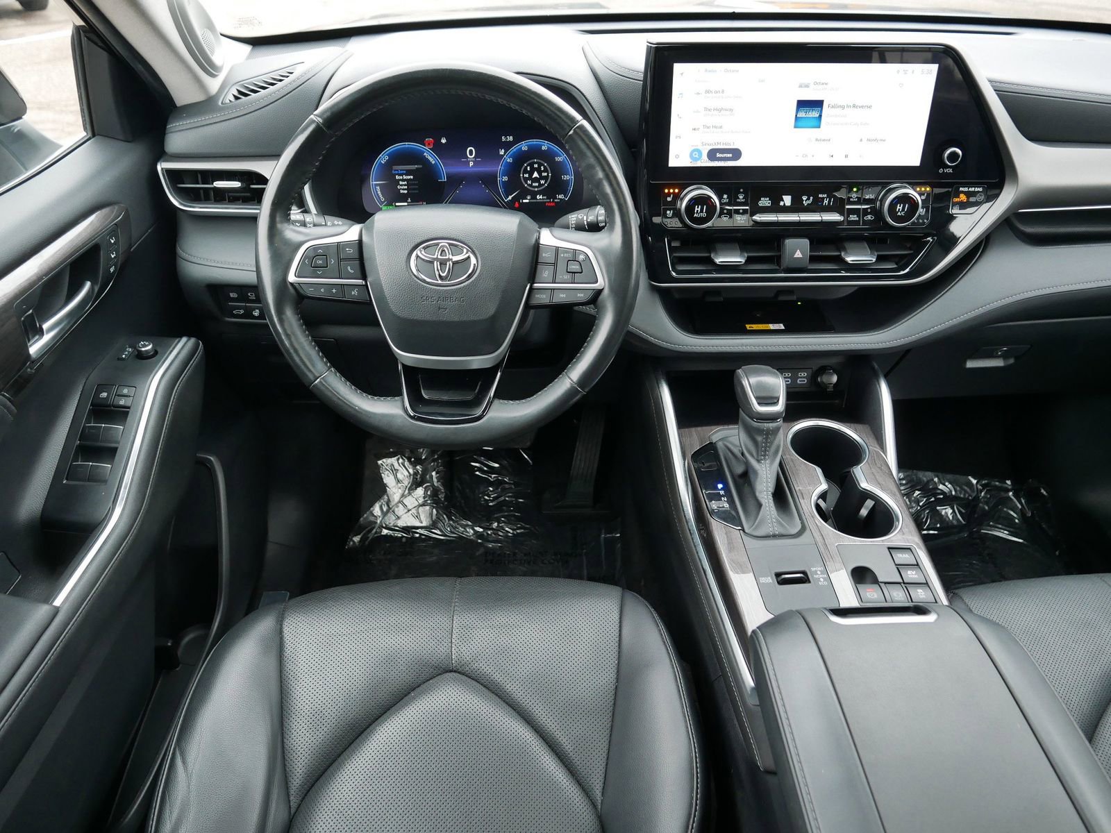 Used 2024 Toyota Highlander Limited image 22