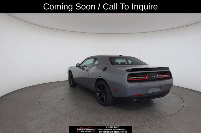 Used 2018 Dodge Challenger SXT RWD image 12