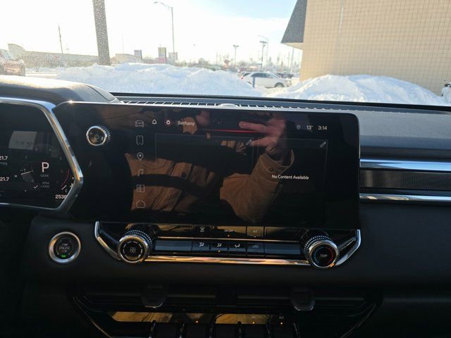 Used 2024 GMC Canyon Elevation w/ Trailering Package image 14