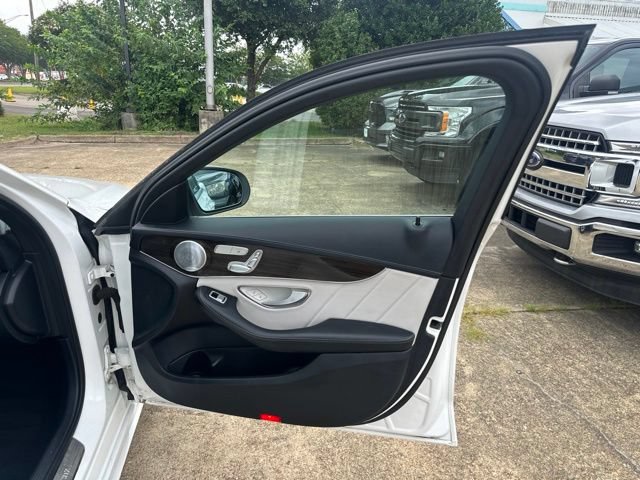 Used 2015 Mercedes-Benz C 400 4MATIC w/ Multimedia Package image 28