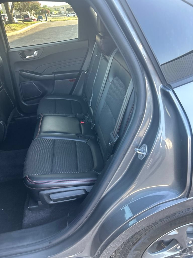 Used 2024 Ford Escape ST-Line w/ Tech Pack #1 FWD image 6
