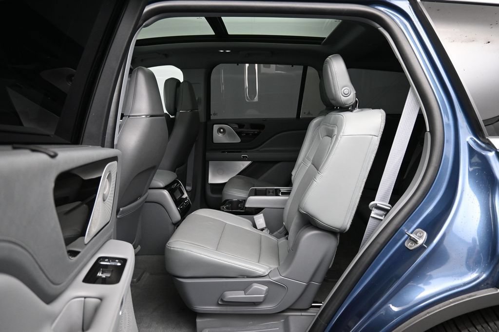 Used 2020 Lincoln Aviator Reserve w/ Equipment Group 201A AWD/4WD image 26