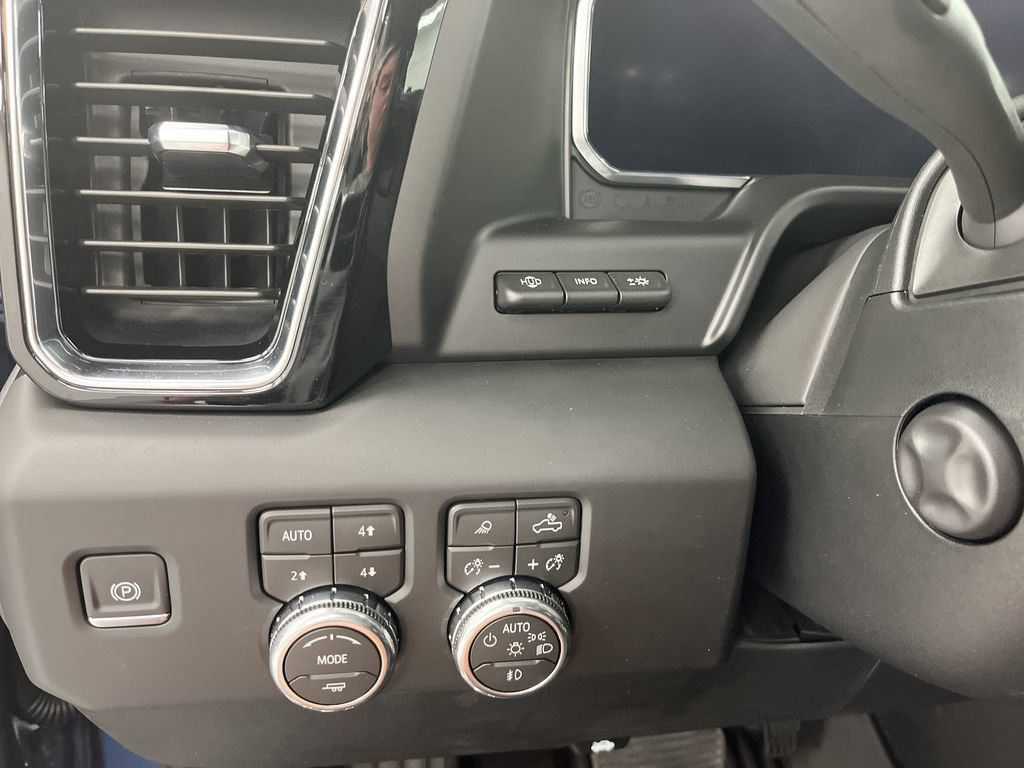 Used 2026 GMC Sierra 1500 Denali w/ Technology Package AWD/4WD image 13