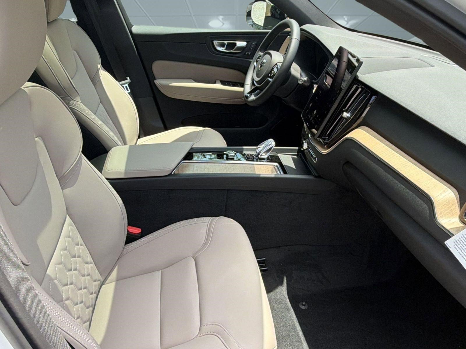 New 2026 Volvo XC60 B5 Core w/ Protection Package AWD/4WD image 30