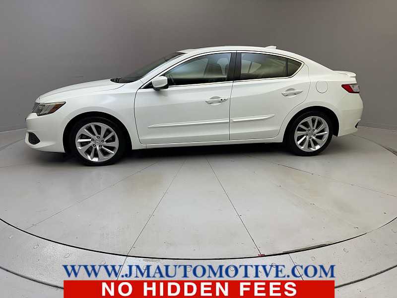 Used 2017 Acura ILX FWD image 2