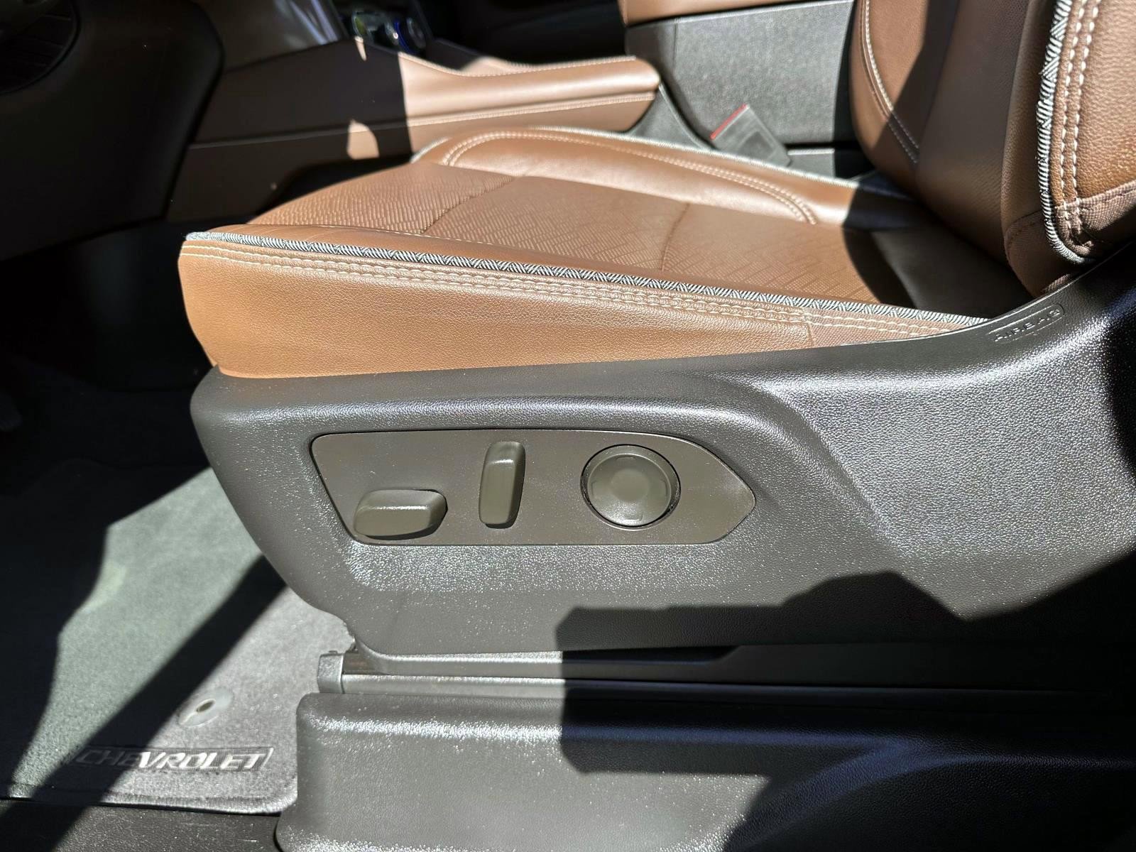 Used 2023 Chevrolet Tahoe High Country AWD/4WD image 10
