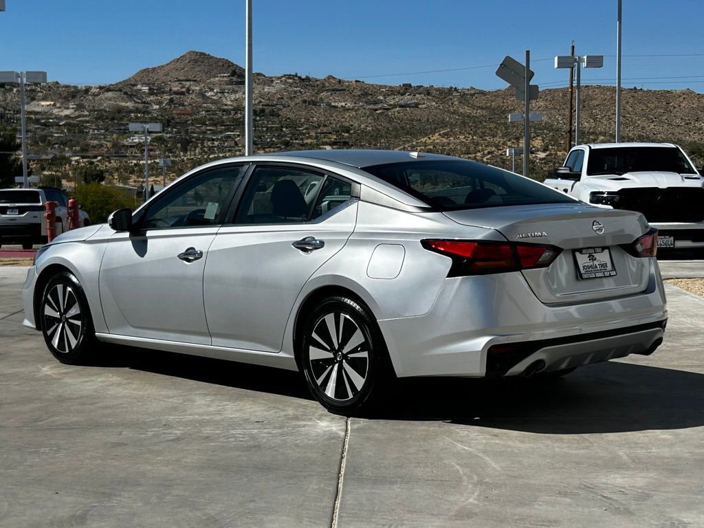 Used 2022 Nissan Altima 2.5 SV w/ SV Premium Package FWD image 6