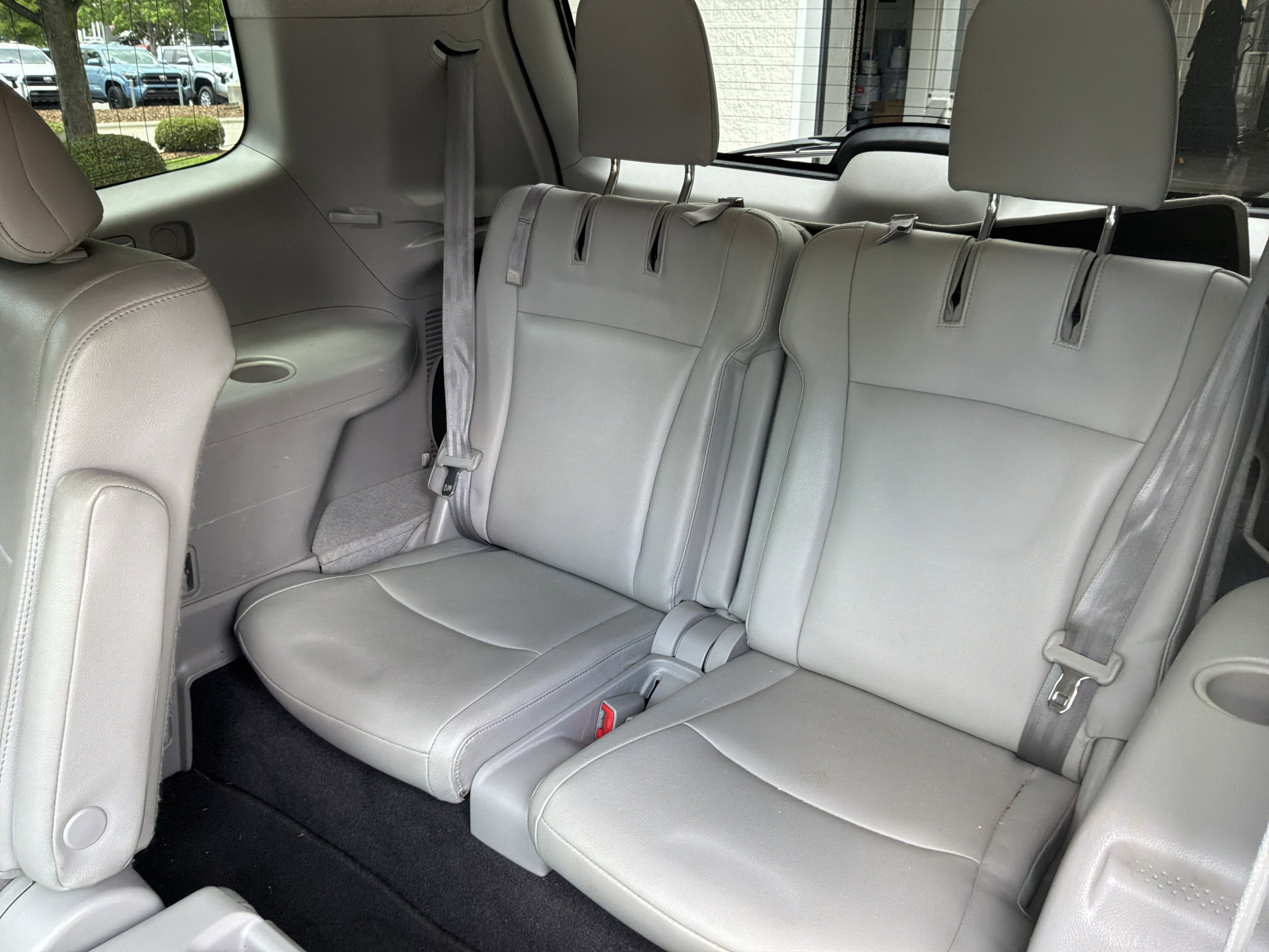 Used 2011 Toyota Highlander Limited w/ Tow Pkg AWD/4WD image 32