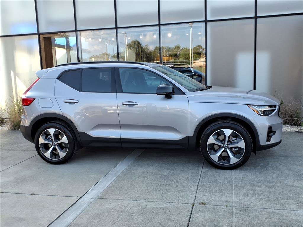 New 2026 Volvo XC40 B5 Plus w/ Protection Package Premier image 2