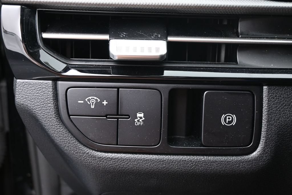 Used 2026 Kia Sportage LX FWD image 21