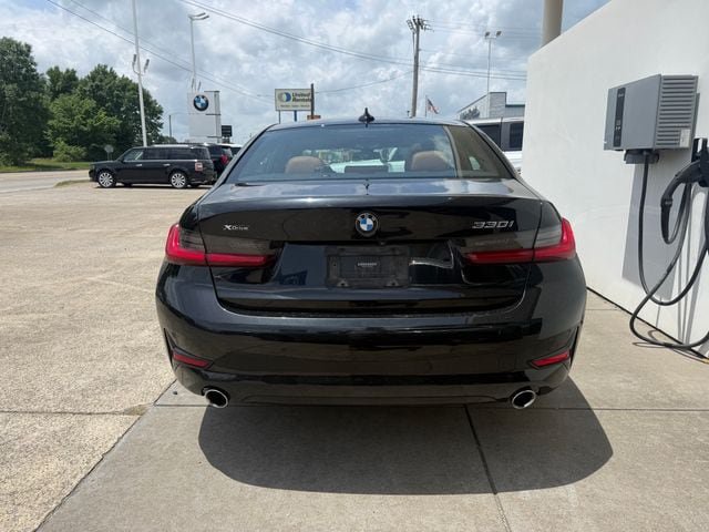 Used 2021 BMW 330i xDrive Sedan w/ Premium Package AWD/4WD image 4