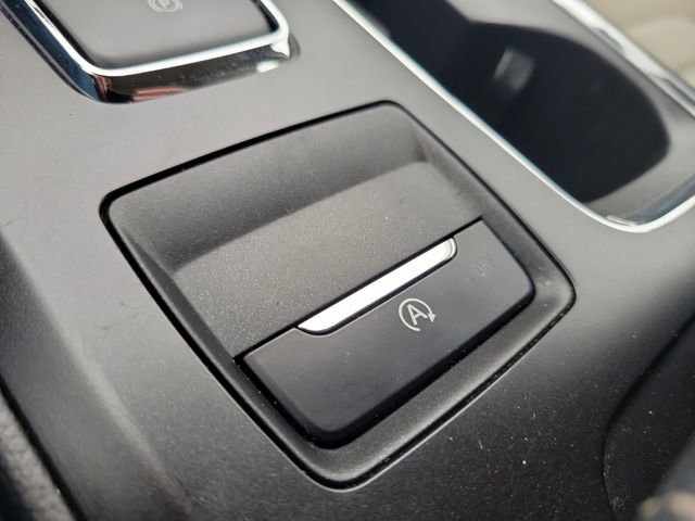 Used 2018 Ford Fusion SE w/ Fusion SE Technology Package FWD image 23