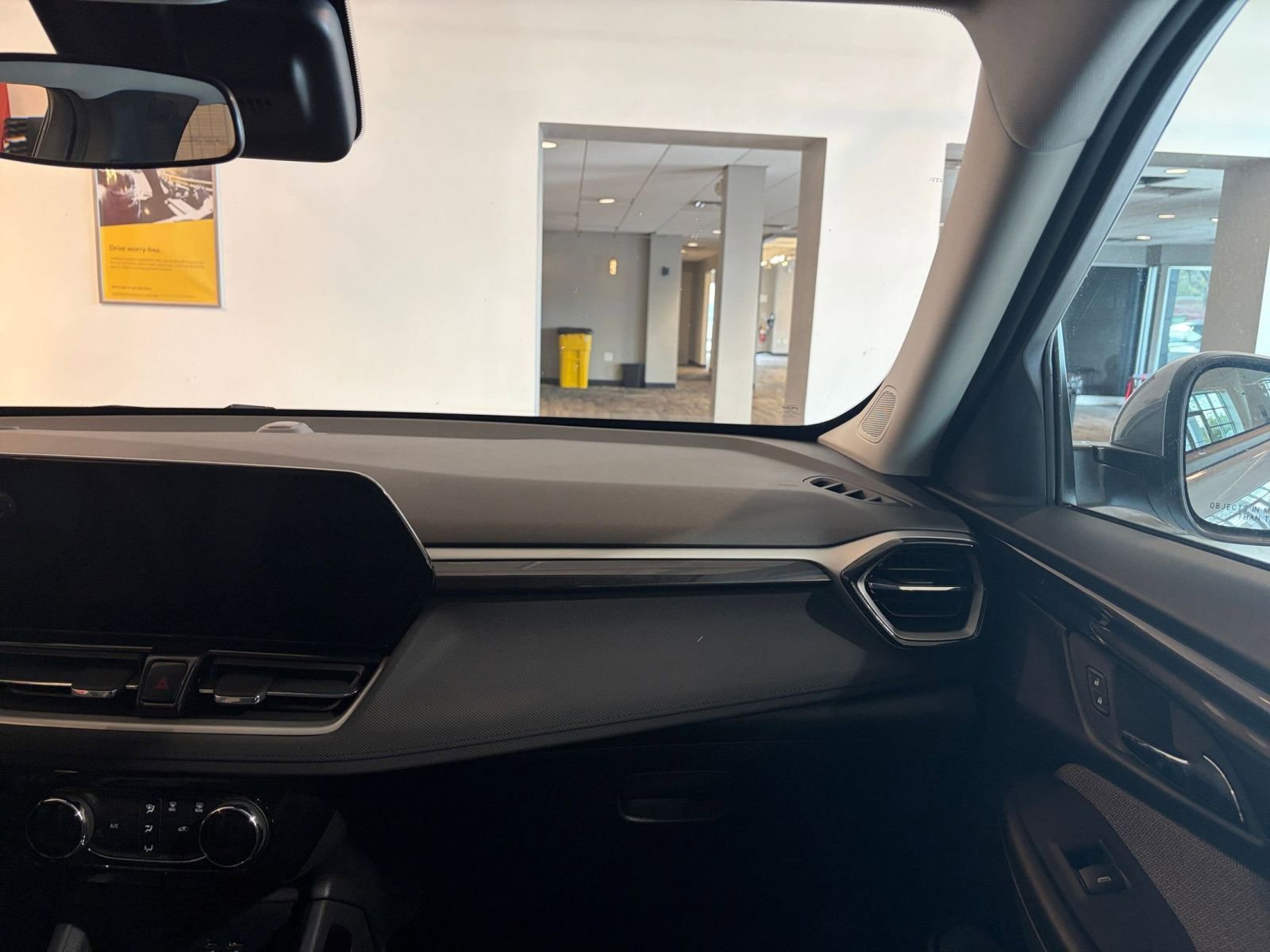 Used 2025 Chevrolet TrailBlazer LT image 33