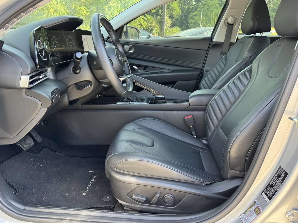 Used 2023 Hyundai Elantra Limited FWD image 21