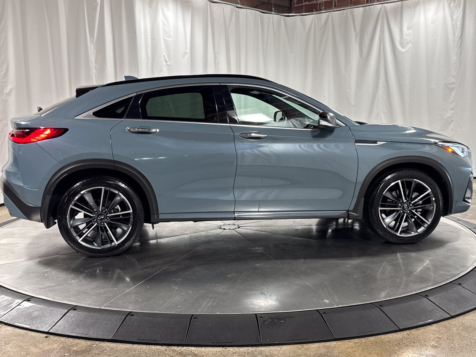 Certified 2025 INFINITI QX55 Luxe w/ Cargo Package AWD/4WD image 6