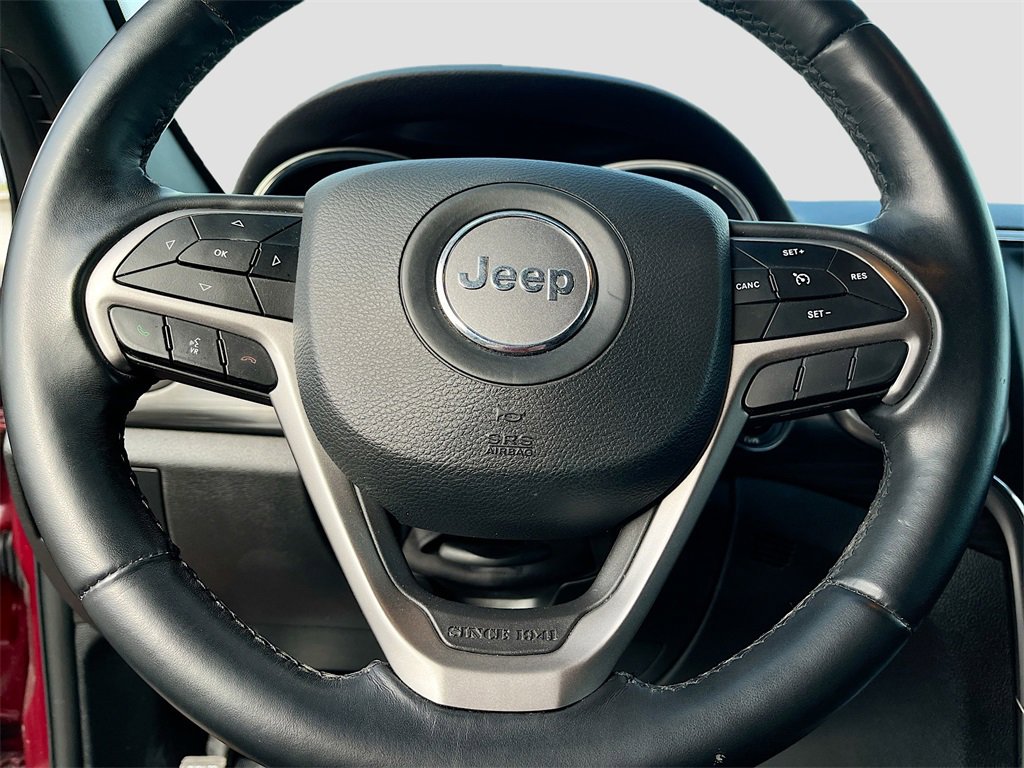 Used 2021 Jeep Grand Cherokee Laredo image 11