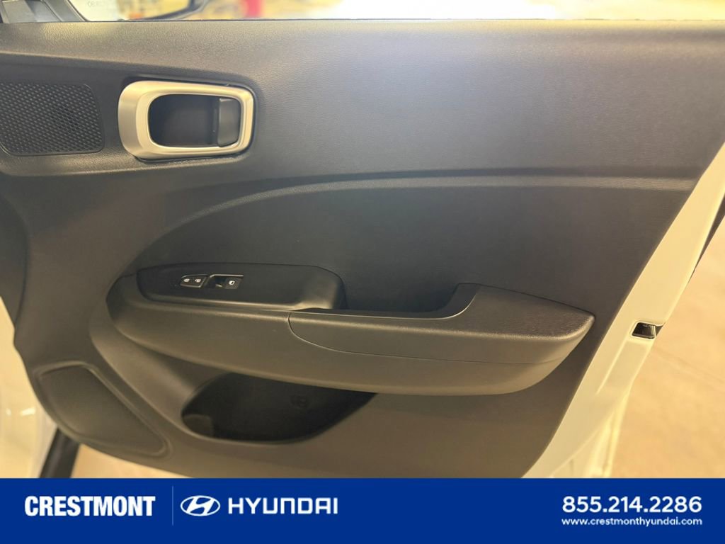 Used 2026 Hyundai Venue SEL FWD image 21