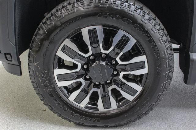 New 2026 GMC Sierra 2500 Denali Ultimate w/ LPO, Black Badging Package AWD/4WD image 17