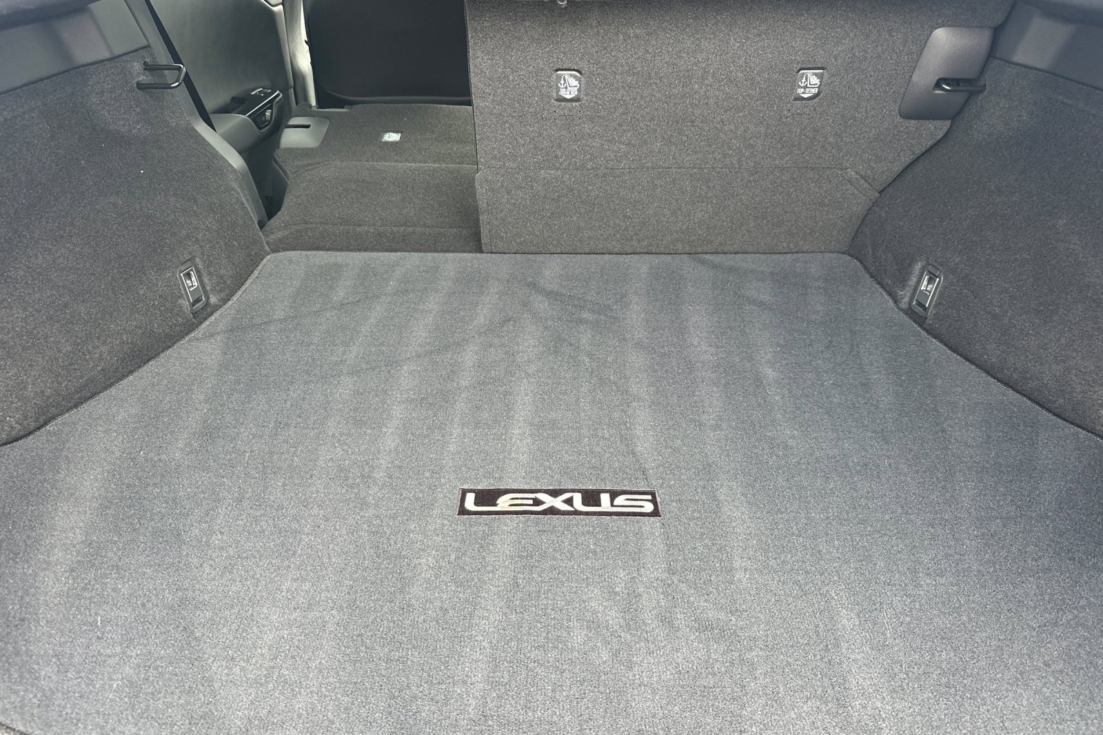 Used 2025 Lexus RZ 300e image 12