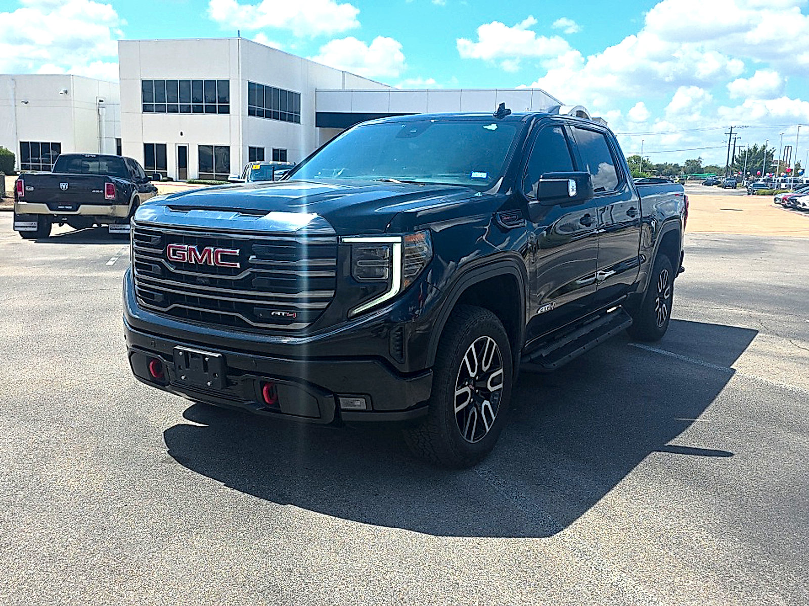 Used 2024 GMC Sierra 1500 AT4 w/ Technology Package AWD/4WD image 3
