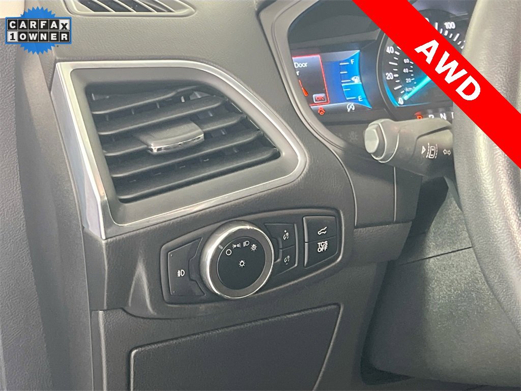 Used 2024 Ford Edge Titanium image 10