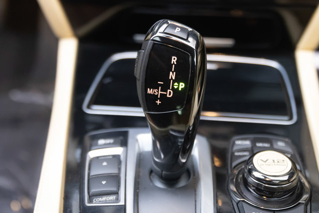 Used 2013 BMW 760Li RWD image 96