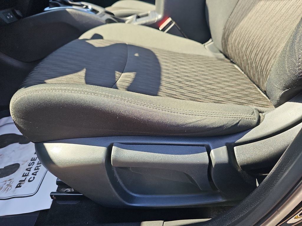 Used 2019 Nissan Rogue S AWD/4WD image 32